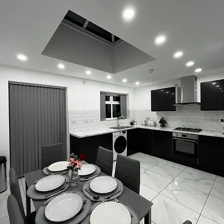 Lovely Near Bhx Airport, Nec *