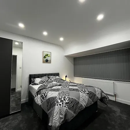 Lovely Near Bhx Airport, Nec Apartment Birmingham