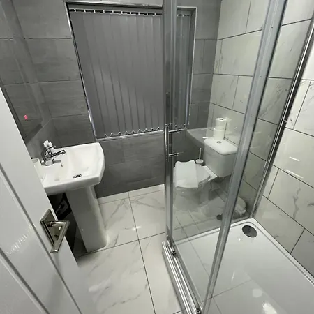 Lovely Near Bhx Airport, Nec Apartment